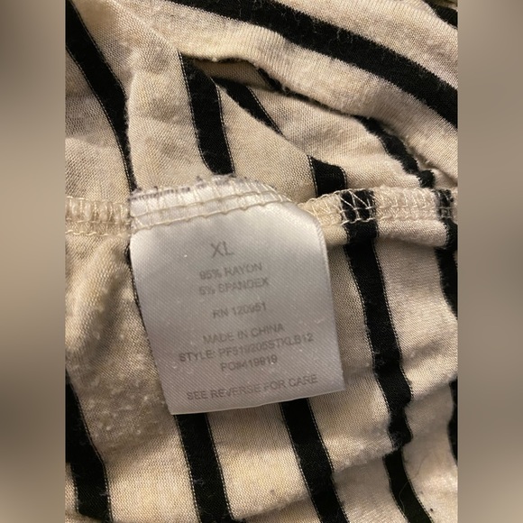 Super soft striped longsleeve with hood - Picture 5 of 6